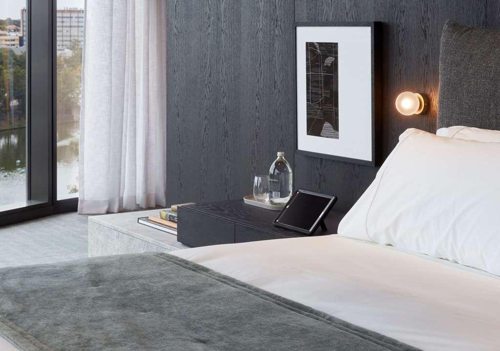 Eos By Skycity أدليد الغرفة الصورة A bedroom at the Standard East Village